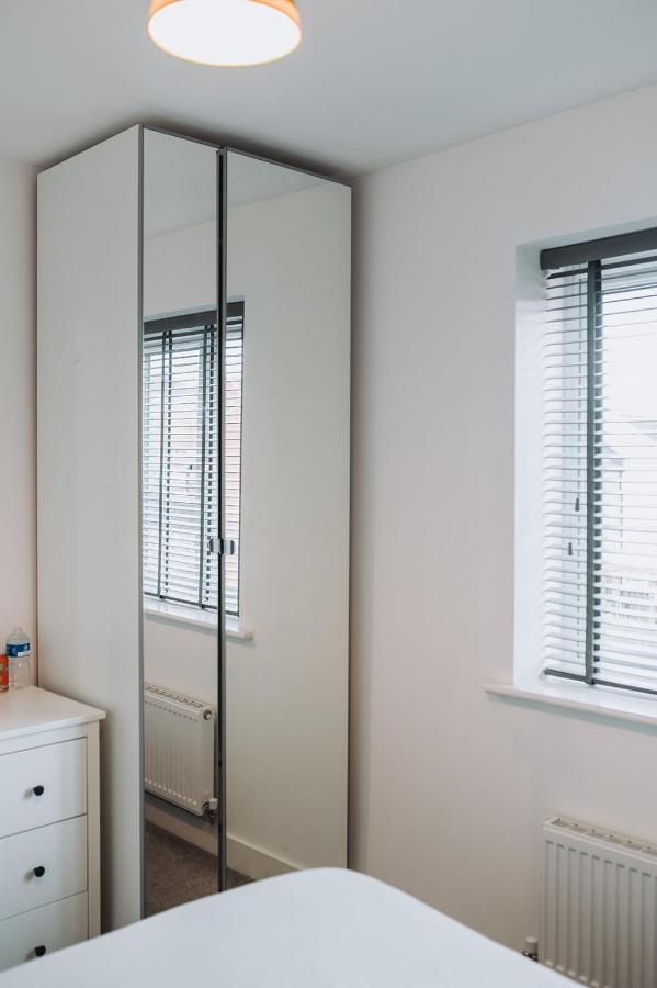 Deluxe 2 Bed Flat In Patchway Near Aztec West And Cribbs Causeway Bristol Apartment Екстериор снимка