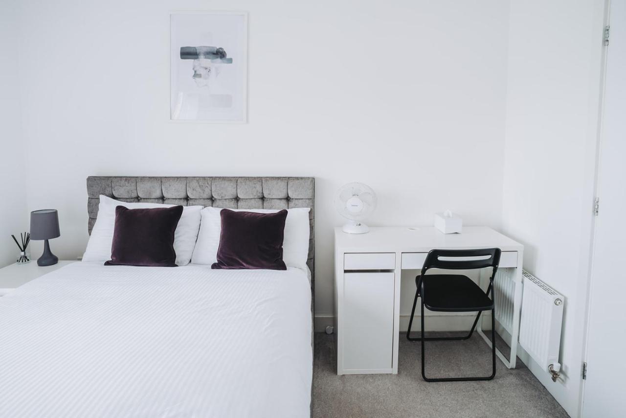 Deluxe 2 Bed Flat In Patchway Near Aztec West And Cribbs Causeway Bristol Apartment Екстериор снимка