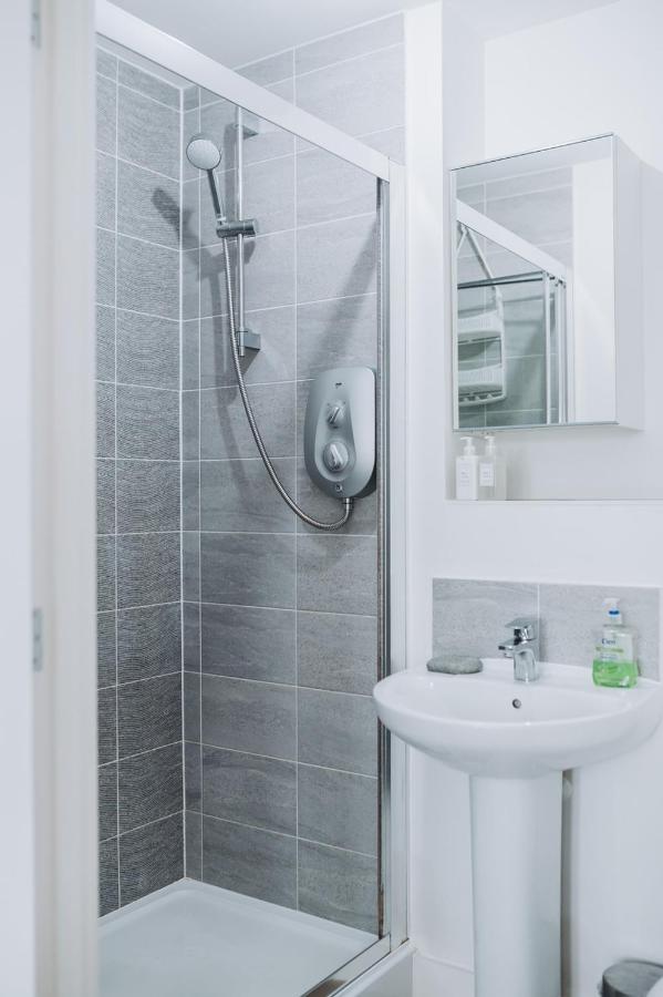Deluxe 2 Bed Flat In Patchway Near Aztec West And Cribbs Causeway Bristol Apartment Екстериор снимка