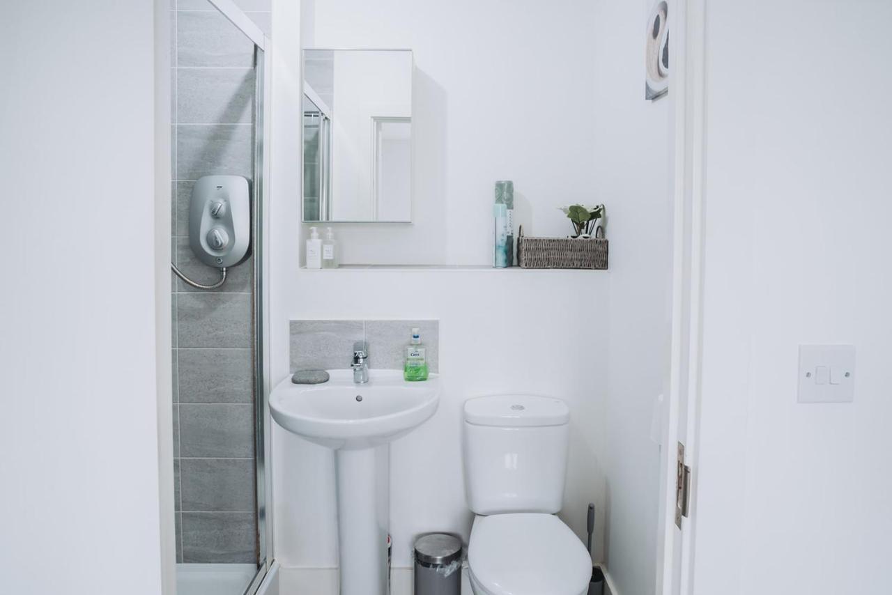 Deluxe 2 Bed Flat In Patchway Near Aztec West And Cribbs Causeway Bristol Apartment Екстериор снимка